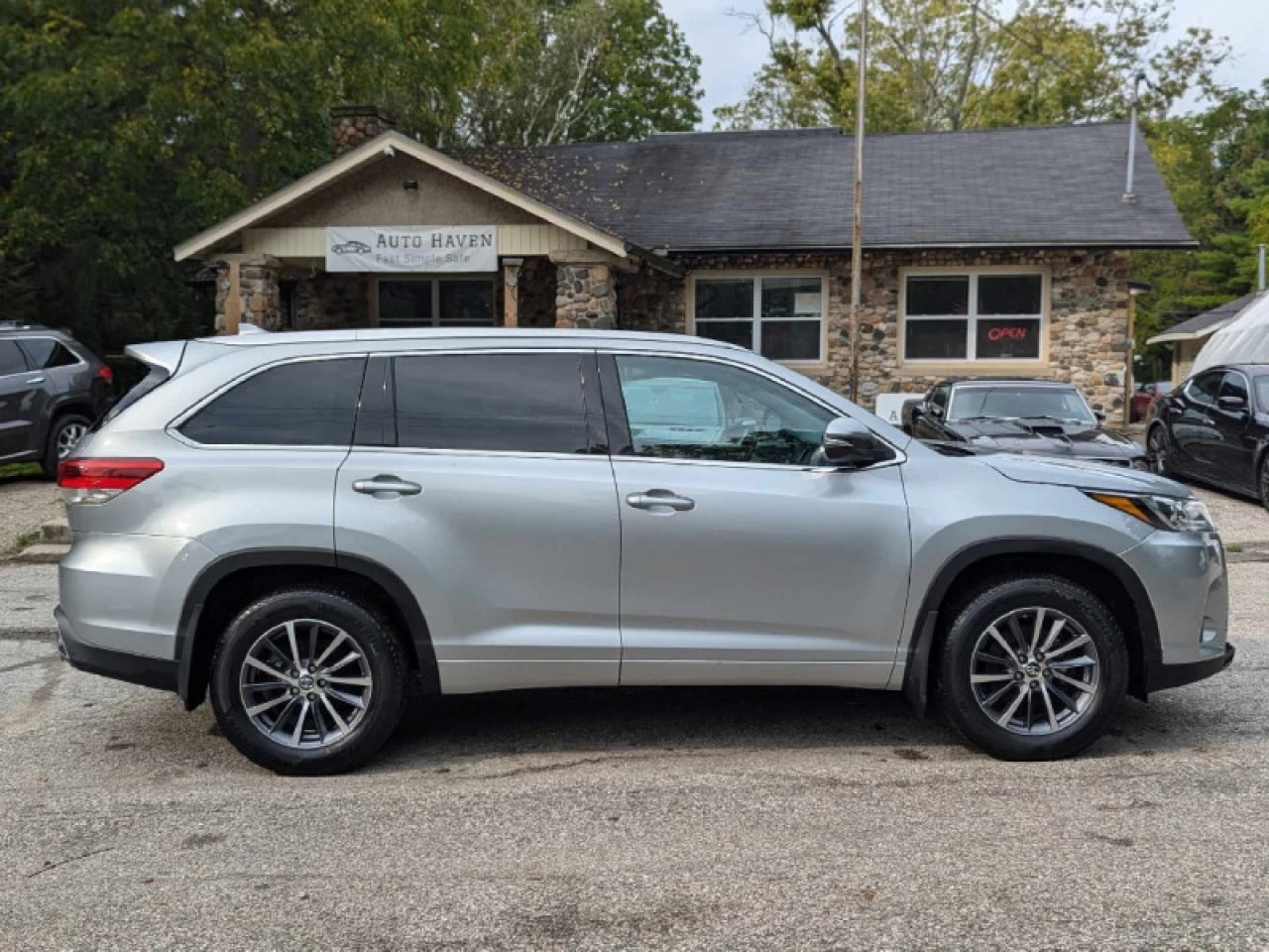 2018 Toyota Highlander XLE AWD Main Image