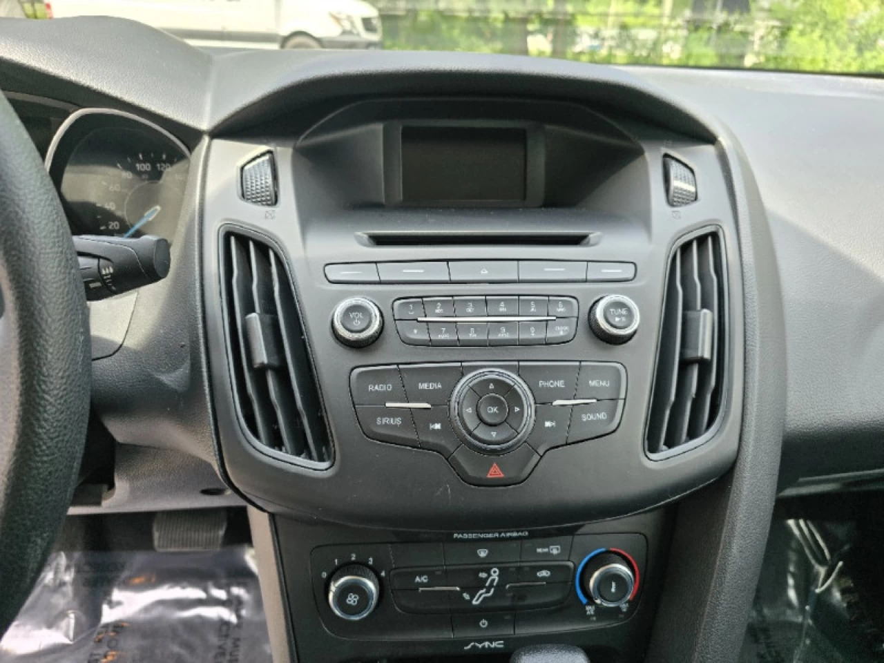 2017 Ford Focus SE Main Image