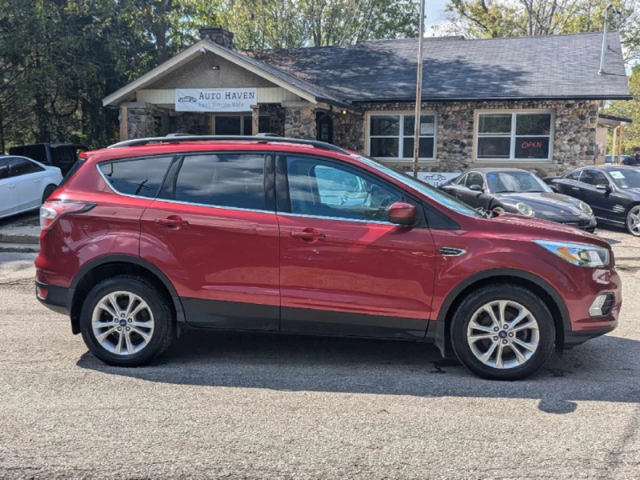 2017 Ford Escape SE Main Image