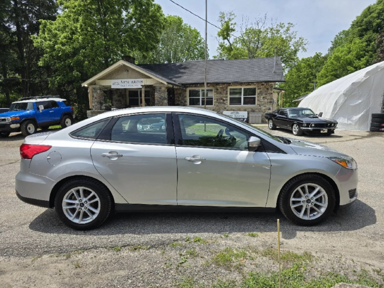 2017 Ford Focus SE Main Image