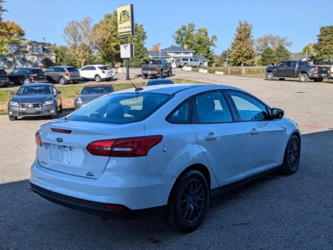 2018 Ford Focus SE Main Image