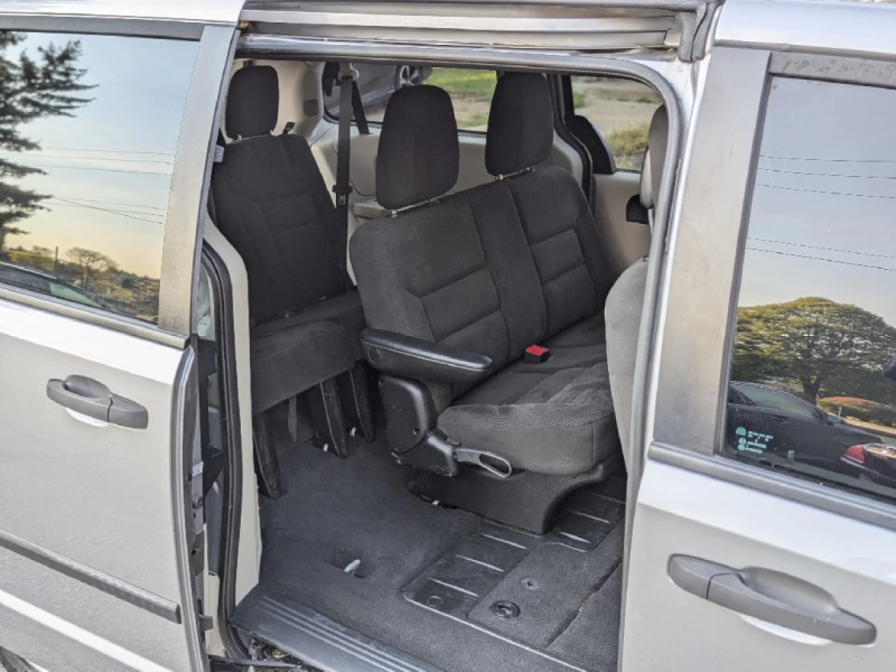 2015 Dodge Grand Caravan Canada Value Package Main Image