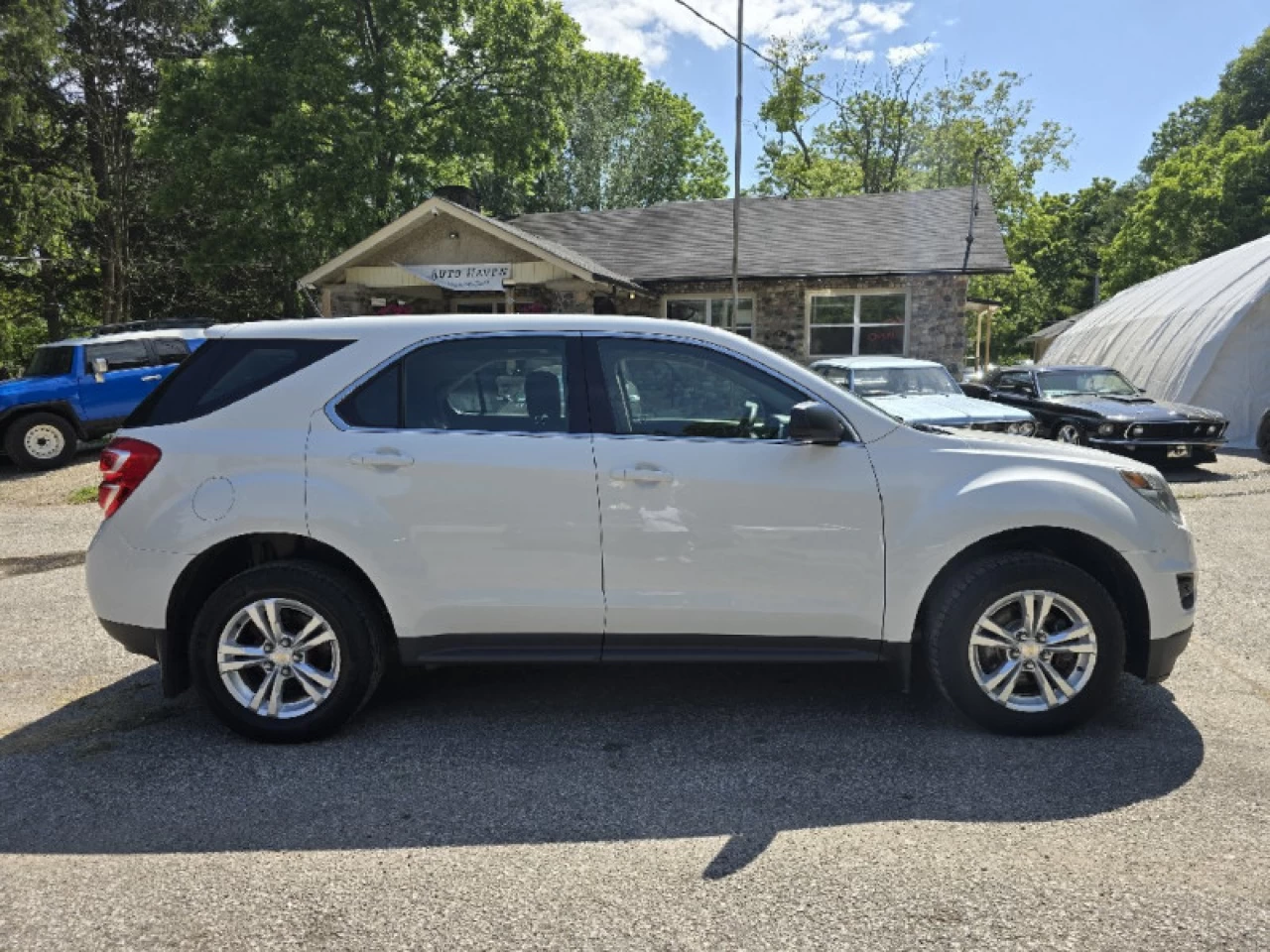 2017 Chevrolet Equinox LS Main Image