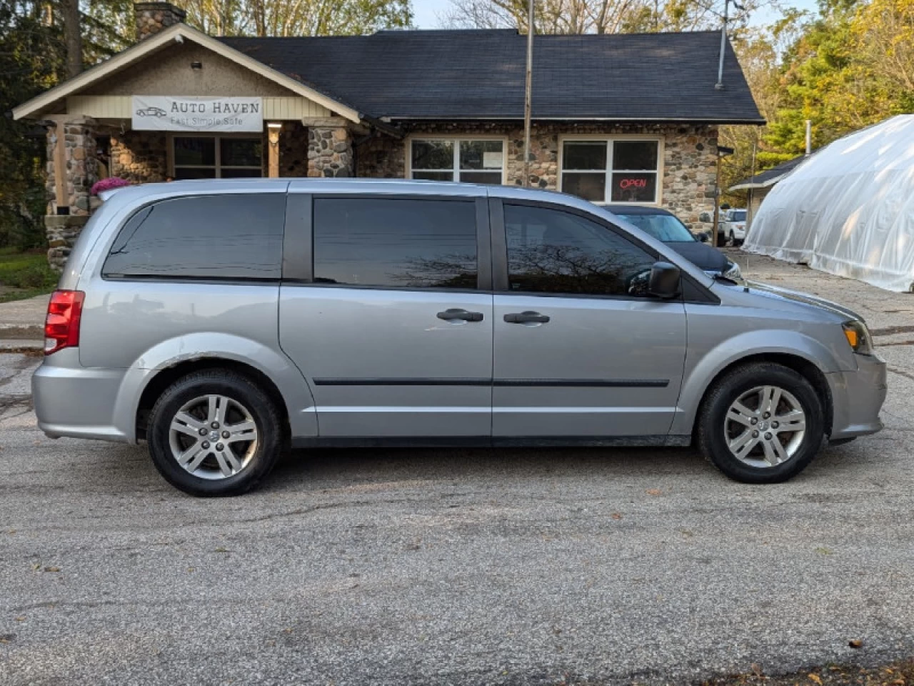 2015 Dodge Grand Caravan Canada Value Package Main Image