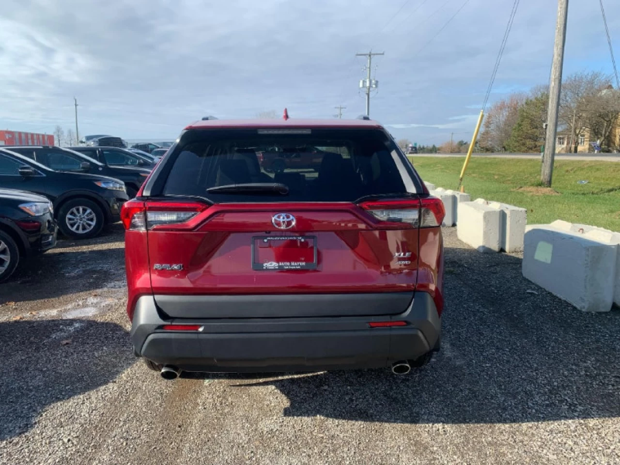 2019 Toyota RAV4 XLE Main Image