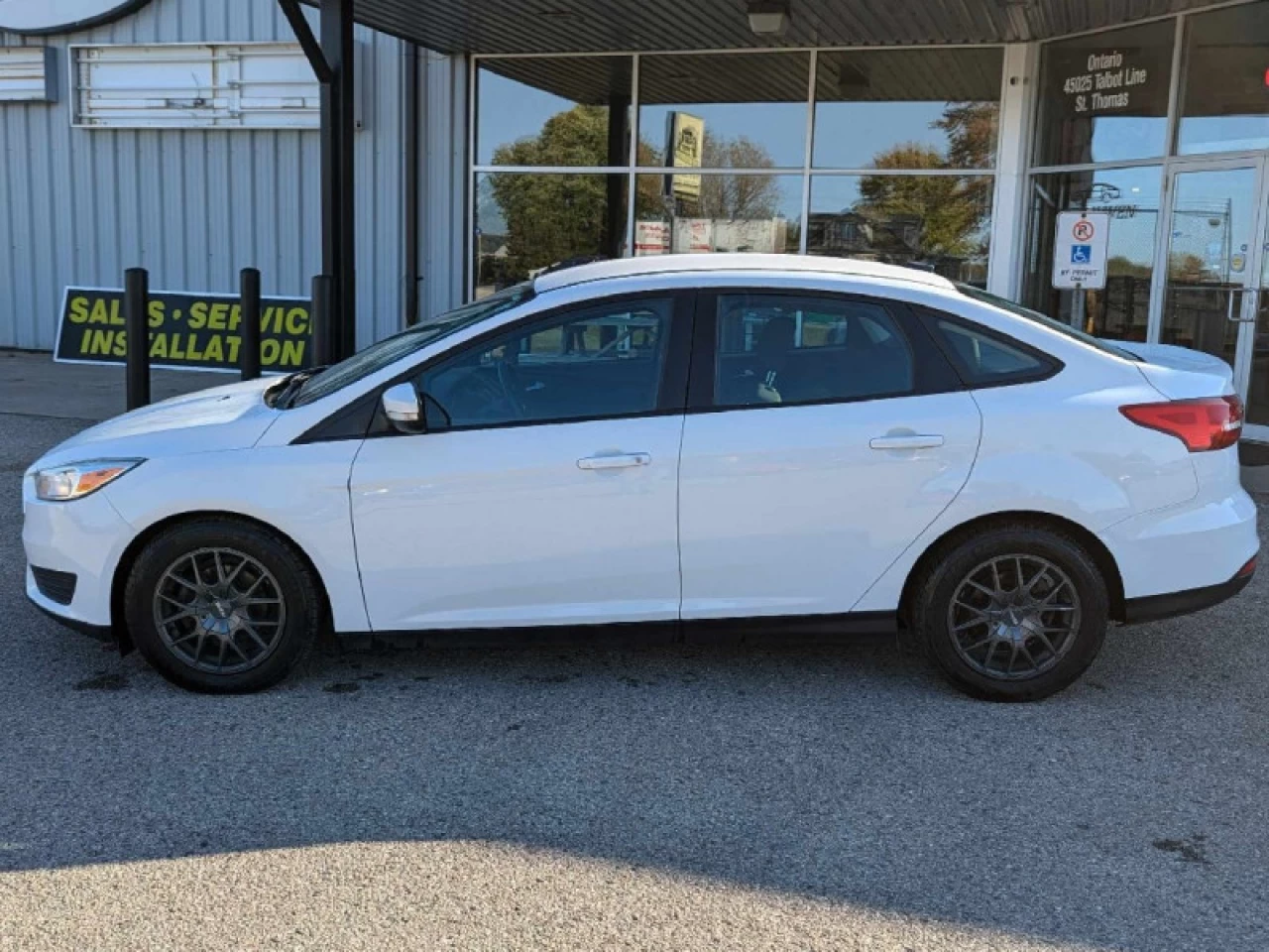 2018 Ford Focus SE Main Image