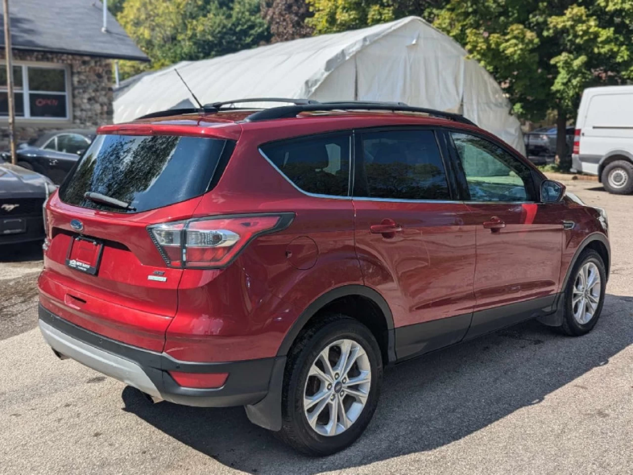 2017 Ford Escape SE Main Image