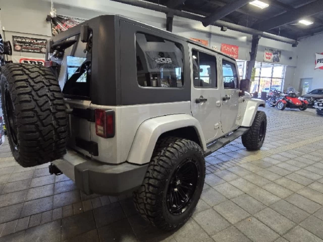 Jeep Wrangler Unlimited Sahara 2010