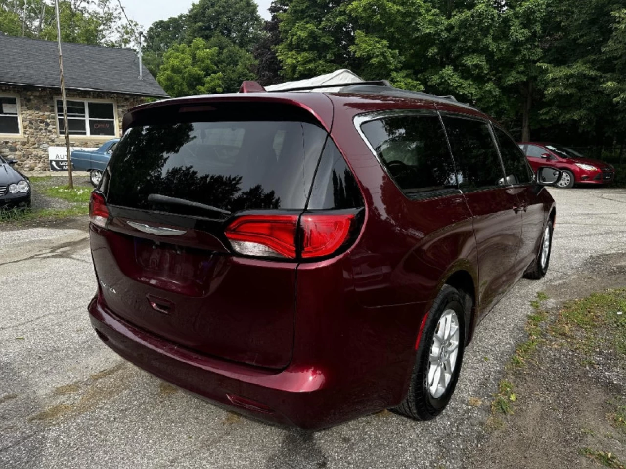 2017 Chrysler Pacifica Touring Main Image