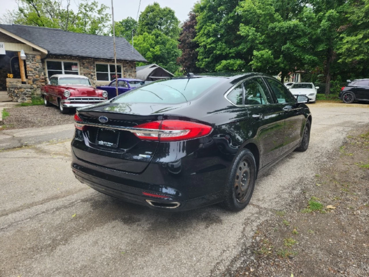 2017 Ford Fusion SE Main Image