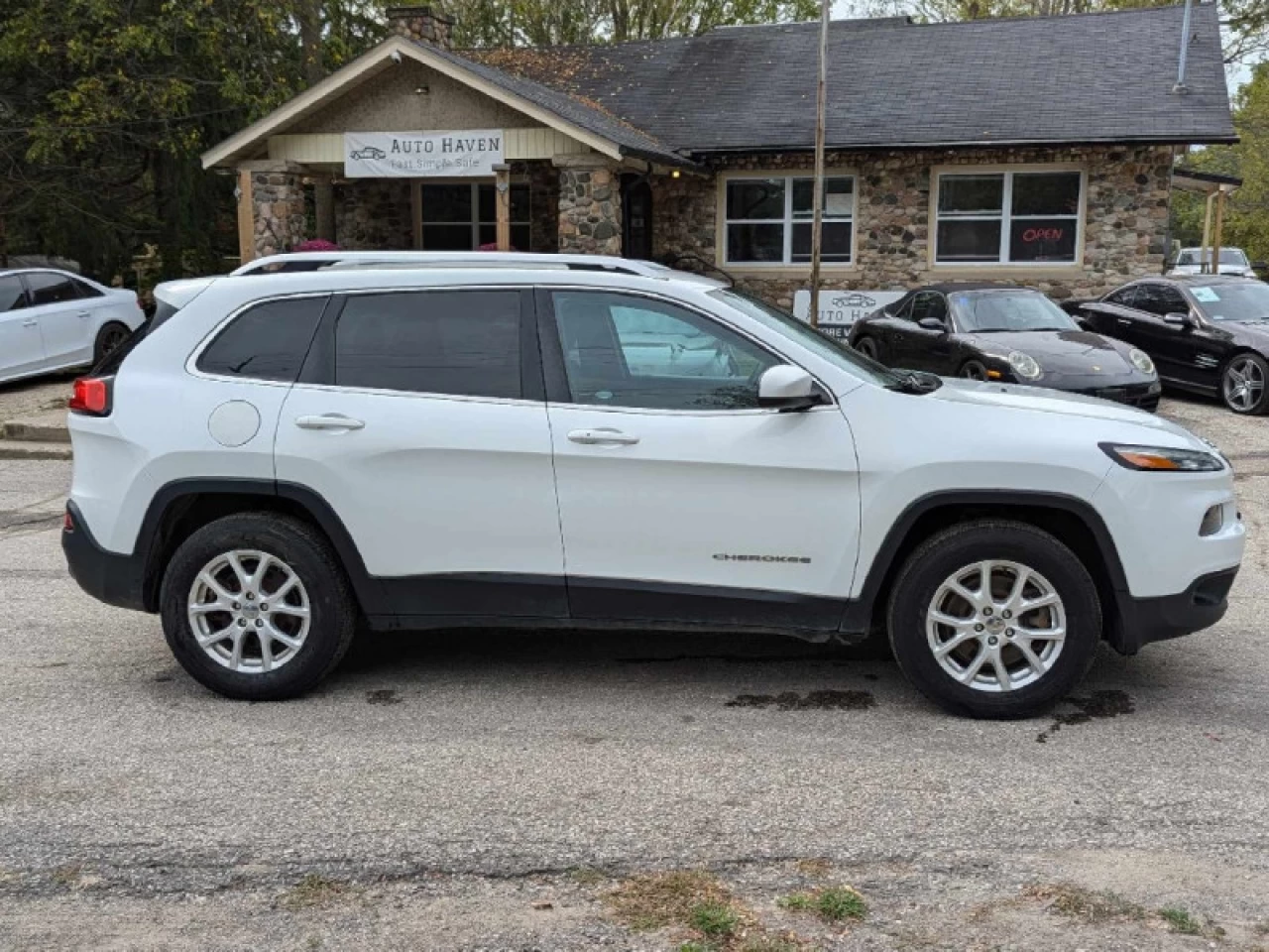 2015 Jeep Cherokee North Main Image