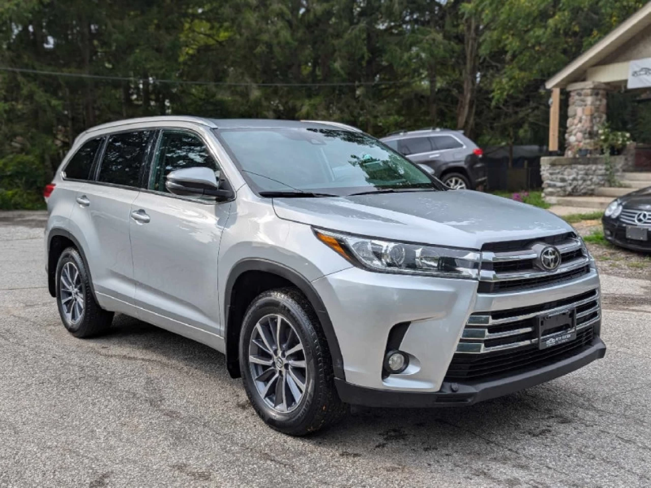 2018 Toyota Highlander XLE AWD Main Image