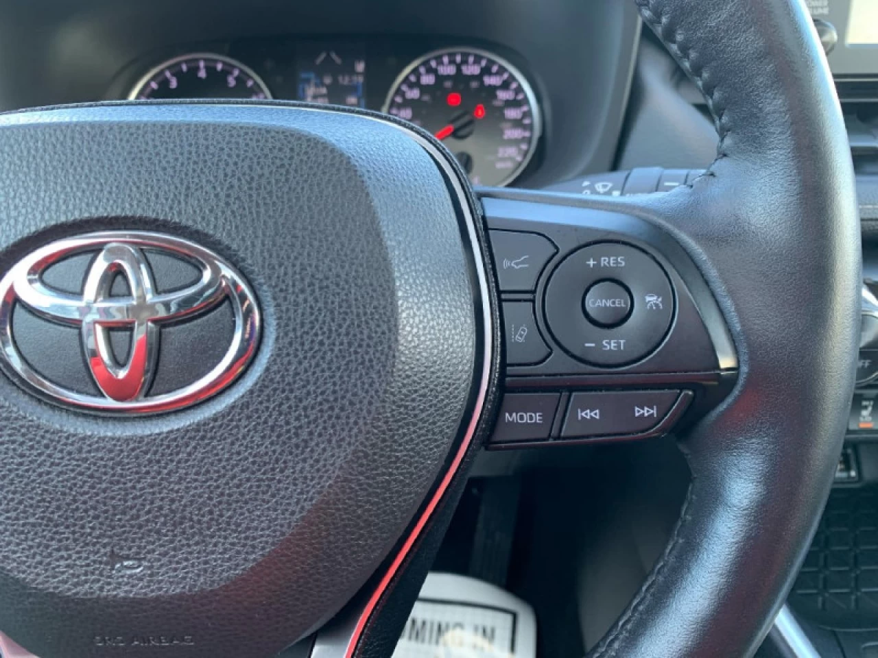 2019 Toyota RAV4 XLE Main Image