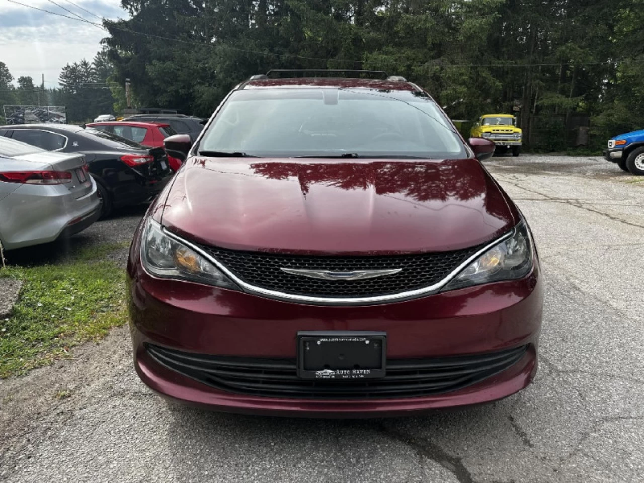 2017 Chrysler Pacifica Touring Main Image