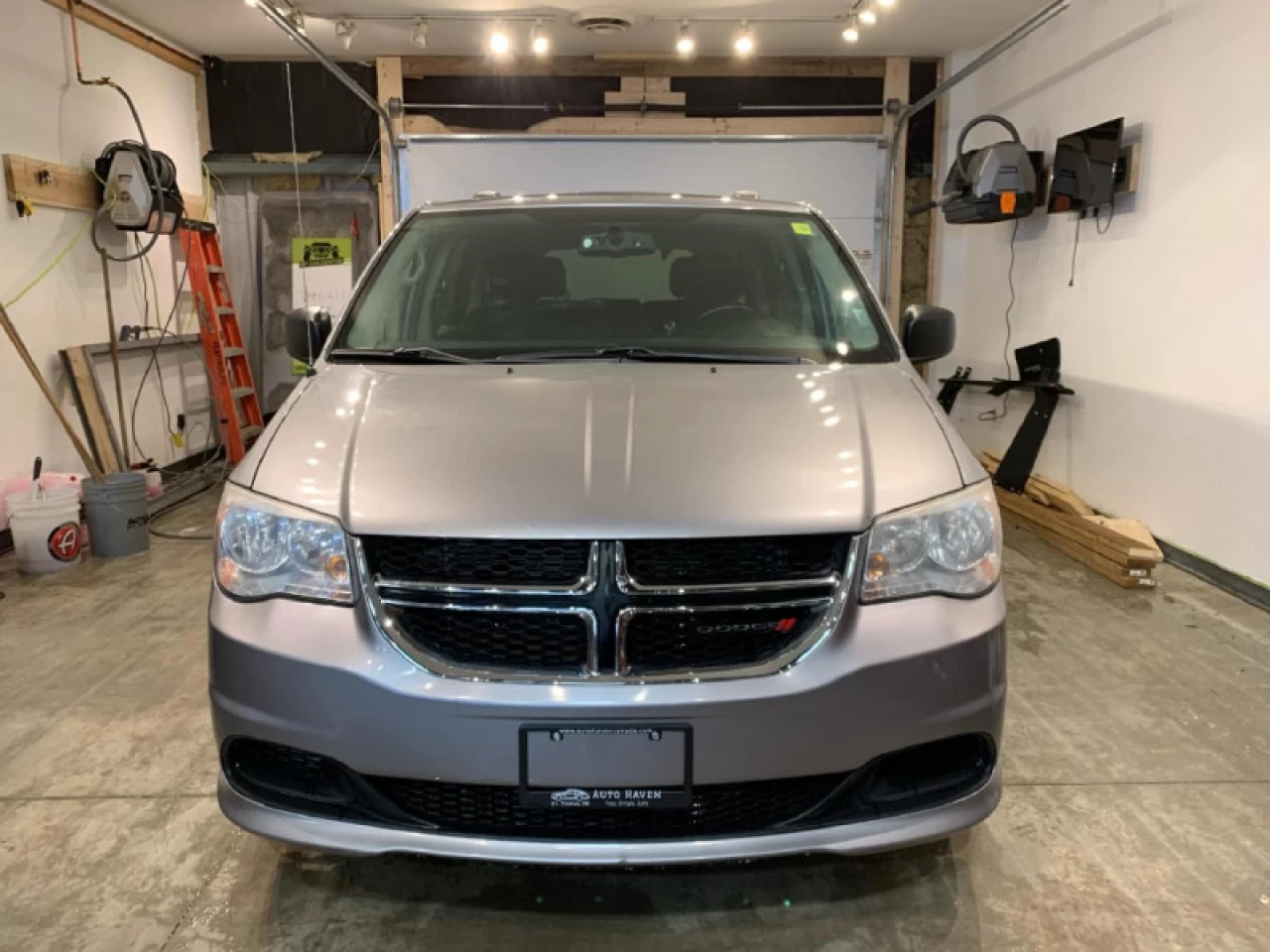 2014 Dodge Grand Caravan SXT Main Image