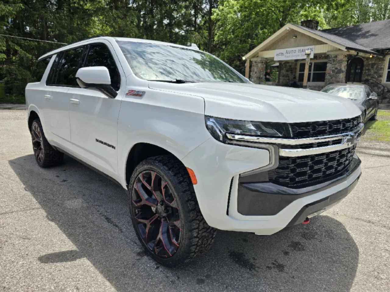 2021 Chevrolet Suburban Z71 Main Image