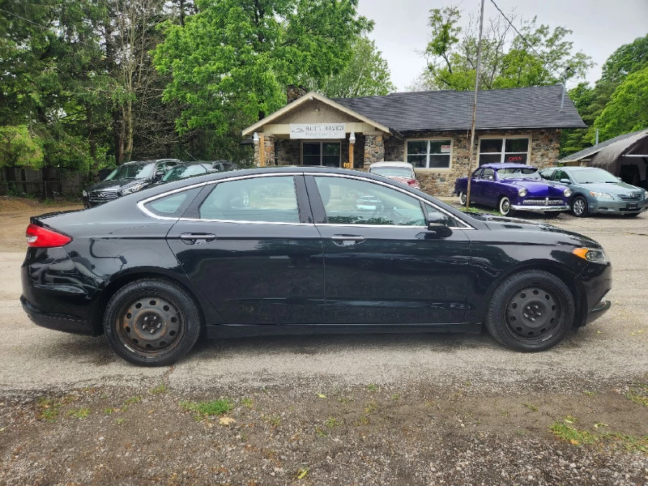 2017 Ford Fusion SE Main Image