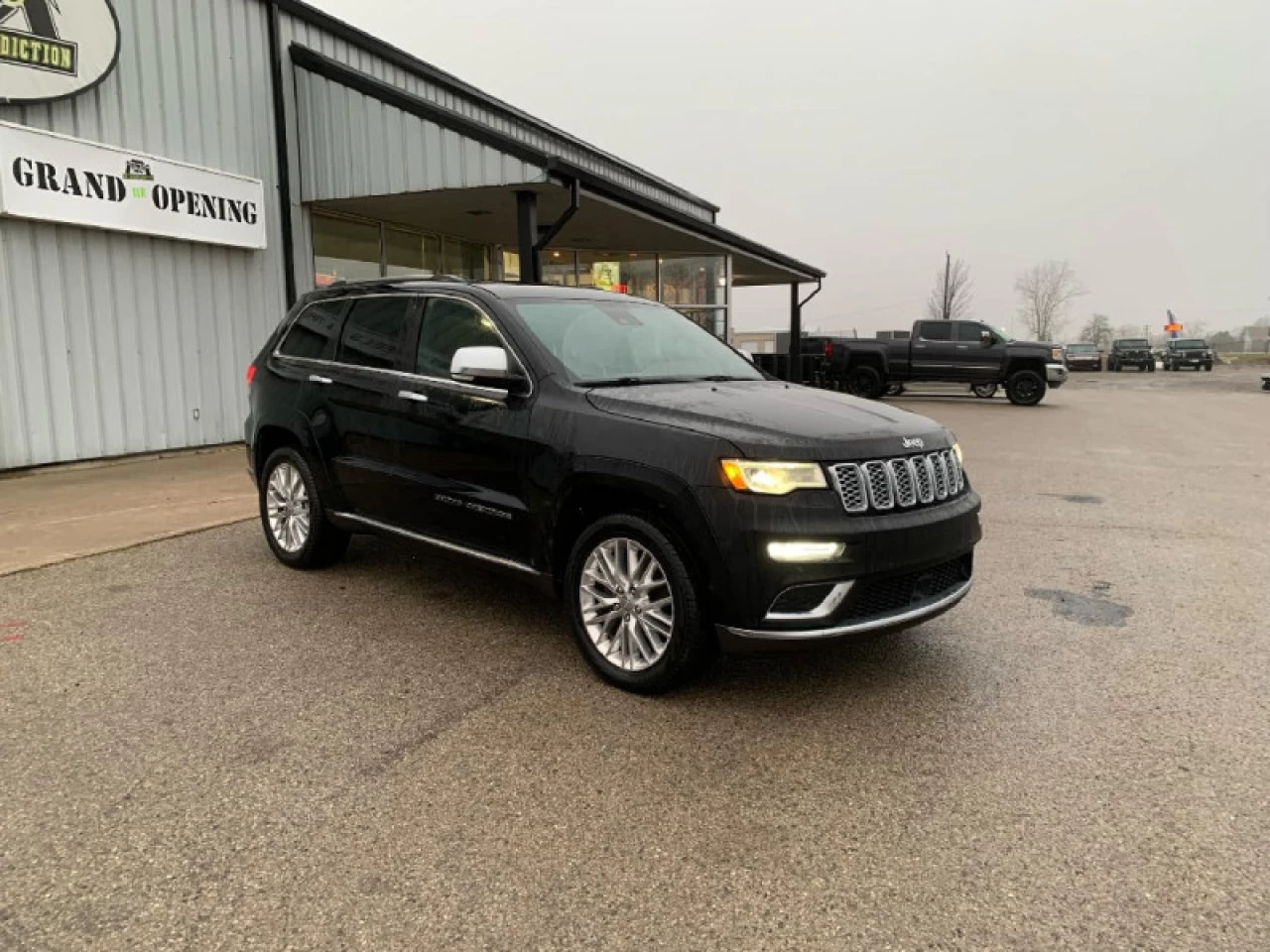 2017 Jeep Grand Cherokee Summit Main Image