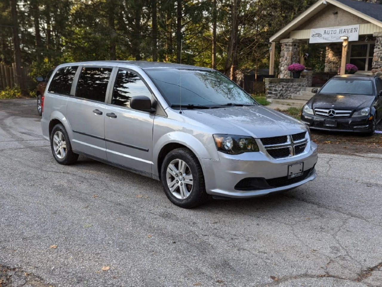 2015 Dodge Grand Caravan Canada Value Package Main Image