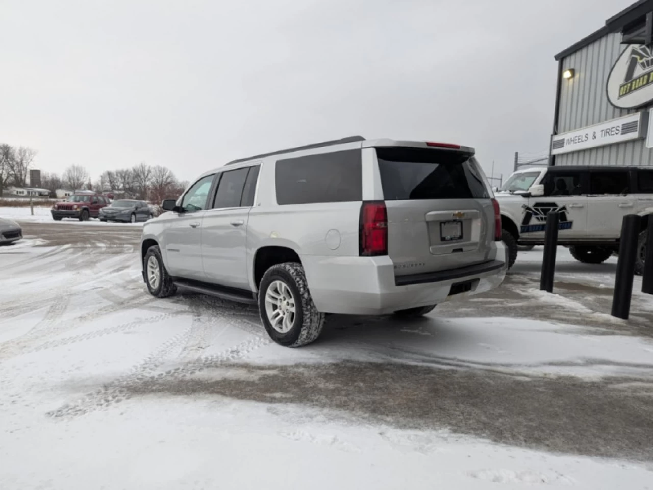 2016 Chevrolet Suburban 1500 LT Main Image