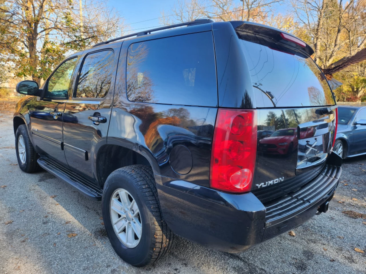 2013 GMC Yukon SLE Main Image